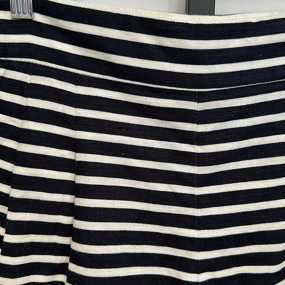 J. Crew Linen Blend Navy & White Striped Shorts Preppy, Nautical, Coastal Size 0 - Picture 3 of 7